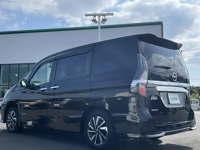 日産 セレナ ハイウェイスター V 岡山県 2019(令1)年 5.4万km ダイヤモンドブラック 登録時走行距離53138km/禁煙車/純正10インチナビ(MM519D-L)/　(CD/DVD/フルセグTV/Bluetooth)/フリップダウンモニター/全方位/フロント/両サイド/バックカメラ/プロパイロット/側方支援/後側方支援（BSM）/エマージェンシーブレーキ/速度標識表示/道路標識表示/駐車支援/ふらつき警報/ドライブレコーダー/ビルトインETC/両側パワースライドドア/革巻きステアリング/ステアリングスイッチ/純正LEDヘッドライト/フォグライト/オートライト/プッシュスタート/スマートキー/スペアキー×1/アイドリングストップ/純正アルミホイール 16インチ/ドアバイザー/ロールサンシェード/電動格納ミラー/純正フロアマット/横滑防止装置/盗難防止装置