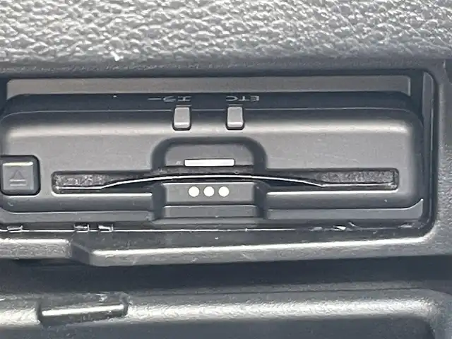 日産 セレナ ハイウェイスター V 岡山県 2019(令1)年 5.4万km ダイヤモンドブラック 登録時走行距離53138km/禁煙車/純正10インチナビ(MM519D-L)/　(CD/DVD/フルセグTV/Bluetooth)/フリップダウンモニター/全方位/フロント/両サイド/バックカメラ/プロパイロット/側方支援/後側方支援（BSM）/エマージェンシーブレーキ/速度標識表示/道路標識表示/駐車支援/ふらつき警報/ドライブレコーダー/ビルトインETC/両側パワースライドドア/革巻きステアリング/ステアリングスイッチ/純正LEDヘッドライト/フォグライト/オートライト/プッシュスタート/スマートキー/スペアキー×1/アイドリングストップ/純正アルミホイール 16インチ/ドアバイザー/ロールサンシェード/電動格納ミラー/純正フロアマット/横滑防止装置/盗難防止装置