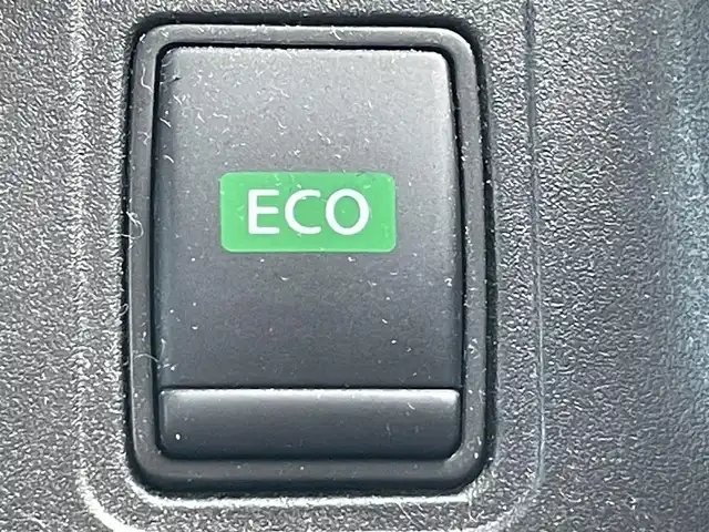 日産 セレナ ハイウェイスター V 岡山県 2019(令1)年 5.4万km ダイヤモンドブラック 登録時走行距離53138km/禁煙車/純正10インチナビ(MM519D-L)/　(CD/DVD/フルセグTV/Bluetooth)/フリップダウンモニター/全方位/フロント/両サイド/バックカメラ/プロパイロット/側方支援/後側方支援（BSM）/エマージェンシーブレーキ/速度標識表示/道路標識表示/駐車支援/ふらつき警報/ドライブレコーダー/ビルトインETC/両側パワースライドドア/革巻きステアリング/ステアリングスイッチ/純正LEDヘッドライト/フォグライト/オートライト/プッシュスタート/スマートキー/スペアキー×1/アイドリングストップ/純正アルミホイール 16インチ/ドアバイザー/ロールサンシェード/電動格納ミラー/純正フロアマット/横滑防止装置/盗難防止装置