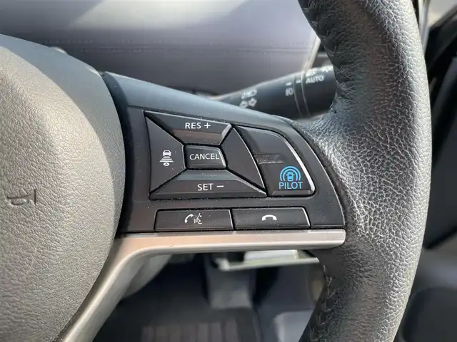 日産 セレナ ハイウェイスター V 岡山県 2019(令1)年 5.4万km ダイヤモンドブラック 登録時走行距離53138km/禁煙車/純正10インチナビ(MM519D-L)/　(CD/DVD/フルセグTV/Bluetooth)/フリップダウンモニター/全方位/フロント/両サイド/バックカメラ/プロパイロット/側方支援/後側方支援（BSM）/エマージェンシーブレーキ/速度標識表示/道路標識表示/駐車支援/ふらつき警報/ドライブレコーダー/ビルトインETC/両側パワースライドドア/革巻きステアリング/ステアリングスイッチ/純正LEDヘッドライト/フォグライト/オートライト/プッシュスタート/スマートキー/スペアキー×1/アイドリングストップ/純正アルミホイール 16インチ/ドアバイザー/ロールサンシェード/電動格納ミラー/純正フロアマット/横滑防止装置/盗難防止装置