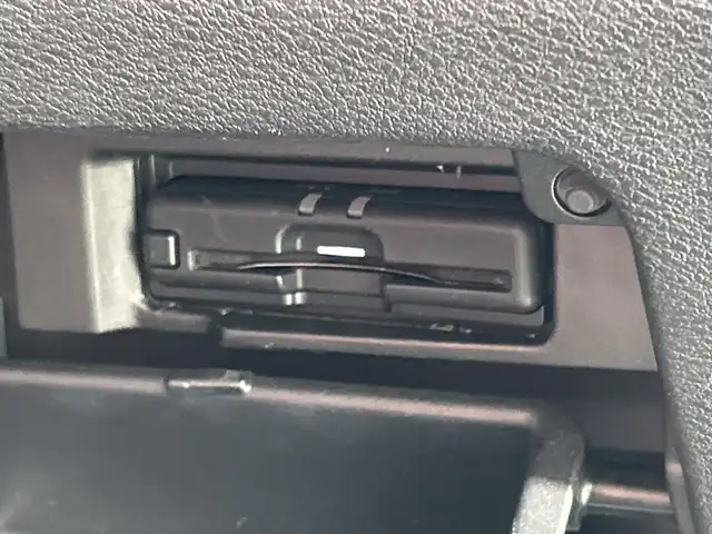 日産 セレナ e－パワー ハイウェイスター V 神奈川県 2019(令1)年 7.5万km ブリリアントホワイトパール 純正ディーラーオプションSDナビ/Bluetooth・CD・DVD・BD・SD・USB・AppleCarPlay・AndroidAuto・フルセグTV/後席専用モニター/全方位運転支援システム/インテリジェントアラウンドビューモニター/ハンズフリーパワースライドドア/ブラインドスポットモニター/シートヒーター/ステアリングヒーター/ビルトインETC/社外360度ドライブレコーダー/クルーズコントロール/レーンキープアシスト/アイドリングストップ/社外フロアマット/スマートキー/純正16インチアルミホイール/LEDヘッドランプ/ウォークスルー/横滑り防止装置/盗難防止装置/衝突被害軽減システム