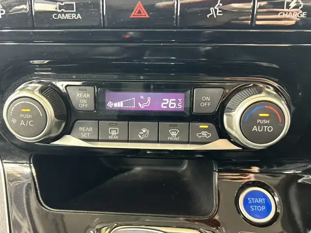 日産 セレナ e－パワー ハイウェイスター V 神奈川県 2019(令1)年 7.5万km ブリリアントホワイトパール 純正ディーラーオプションSDナビ/Bluetooth・CD・DVD・BD・SD・USB・AppleCarPlay・AndroidAuto・フルセグTV/後席専用モニター/全方位運転支援システム/インテリジェントアラウンドビューモニター/ハンズフリーパワースライドドア/ブラインドスポットモニター/シートヒーター/ステアリングヒーター/ビルトインETC/社外360度ドライブレコーダー/クルーズコントロール/レーンキープアシスト/アイドリングストップ/社外フロアマット/スマートキー/純正16インチアルミホイール/LEDヘッドランプ/ウォークスルー/横滑り防止装置/盗難防止装置/衝突被害軽減システム