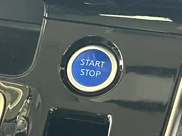 日産 セレナ e－パワー ハイウェイスター V 神奈川県 2019(令1)年 7.5万km ブリリアントホワイトパール 純正ディーラーオプションSDナビ/Bluetooth・CD・DVD・BD・SD・USB・AppleCarPlay・AndroidAuto・フルセグTV/後席専用モニター/全方位運転支援システム/インテリジェントアラウンドビューモニター/ハンズフリーパワースライドドア/ブラインドスポットモニター/シートヒーター/ステアリングヒーター/ビルトインETC/社外360度ドライブレコーダー/クルーズコントロール/レーンキープアシスト/アイドリングストップ/社外フロアマット/スマートキー/純正16インチアルミホイール/LEDヘッドランプ/ウォークスルー/横滑り防止装置/盗難防止装置/衝突被害軽減システム