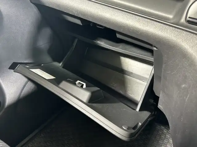 日産 セレナ e－パワー ハイウェイスター V 神奈川県 2019(令1)年 7.5万km ブリリアントホワイトパール 純正ディーラーオプションSDナビ/Bluetooth・CD・DVD・BD・SD・USB・AppleCarPlay・AndroidAuto・フルセグTV/後席専用モニター/全方位運転支援システム/インテリジェントアラウンドビューモニター/ハンズフリーパワースライドドア/ブラインドスポットモニター/シートヒーター/ステアリングヒーター/ビルトインETC/社外360度ドライブレコーダー/クルーズコントロール/レーンキープアシスト/アイドリングストップ/社外フロアマット/スマートキー/純正16インチアルミホイール/LEDヘッドランプ/ウォークスルー/横滑り防止装置/盗難防止装置/衝突被害軽減システム