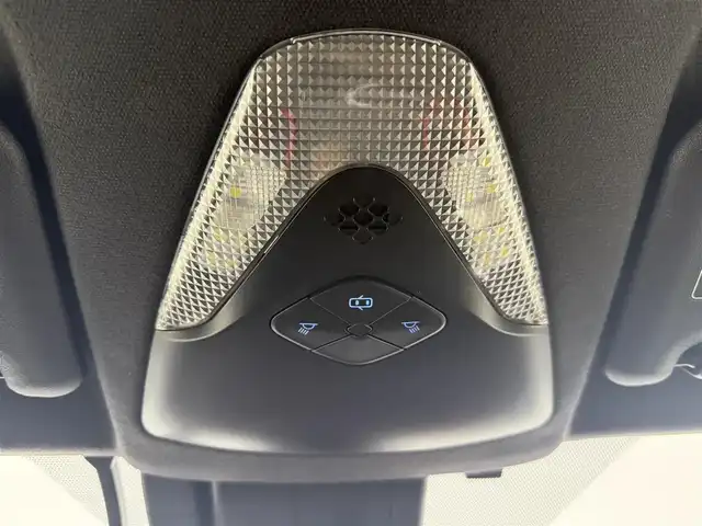 トヨタ Ｃ－ＨＲ G 愛知県 2017(平29)年 6.8万km ホワイトパールクリスタルシャイン 純正ナビ（CD・DVD・Bluetooth・フルセグTV）/バックカメラ/純正ドライブレコーダー/ETC2.0/クルーズコントロール/前席シートヒーター/BSM/クリアランスソナー/LEDオートライト/オートハイビーム/横滑り防止装置/レーンキープアシスト/コーナーセンサー/盗難防止装置/衝突軽減ブレーキ/純正アルミホイール/社外ハンドルカバー/社外シートカバー/純正フロアマット/AC100V