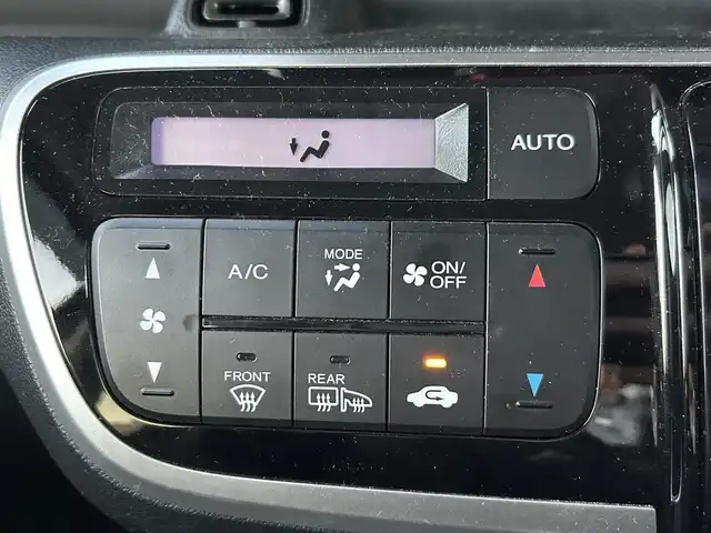 ホンダ Ｎ ＢＯＸ カスタム G SSパッケージ 栃木県 2017(平29)年 6.4万km クリスタルブラックパール 純正メモリナビ/TV/Bluetooth/CD/SD/AM/FM/バックカメラ/ビルトインETC/両側パワースライドドア/純正エンジンスターター/前席シートヒーター/オートリトラミラー/HIDオートライト/フォグランプ/シートバックテーブル/ローンサンシェード/純正フロアマット/純正14インチAW/スマートキー/プッシュスタート/ステアリングリモコン/LEDルームランプ