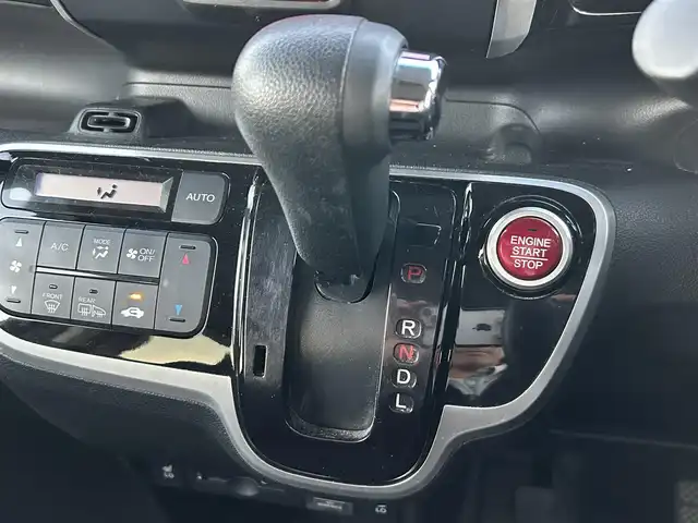 ホンダ Ｎ ＢＯＸ カスタム G SSパッケージ 栃木県 2017(平29)年 6.4万km クリスタルブラックパール 純正メモリナビ/TV/Bluetooth/CD/SD/AM/FM/バックカメラ/ビルトインETC/両側パワースライドドア/純正エンジンスターター/前席シートヒーター/オートリトラミラー/HIDオートライト/フォグランプ/シートバックテーブル/ローンサンシェード/純正フロアマット/純正14インチAW/スマートキー/プッシュスタート/ステアリングリモコン/LEDルームランプ