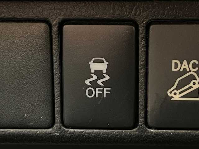 トヨタ ハイラックス Z 宮城県 2018(平30)年 8.6万km アティチュードブラックマイカ 4WD/社外エンジンスターター/トヨタセーフティセンス/・プリクラッシュセーフティ/・クルーズコントロール/・レーンキープアシスト/・ダウンヒルアシストコントロール/・車線逸脱警報装置/純正ナビ/・型番：NSZT-W66T/・フルセグTV/Bluetooth/CD/DVD/・バックカメラ/・ETC/革巻きステアリング/・ステアリングスイッチ/プッシュスタート/・スマートキー/LEDヘッドライト/・オートライト/革調シートカバー/トノカバー/ドアバイザー