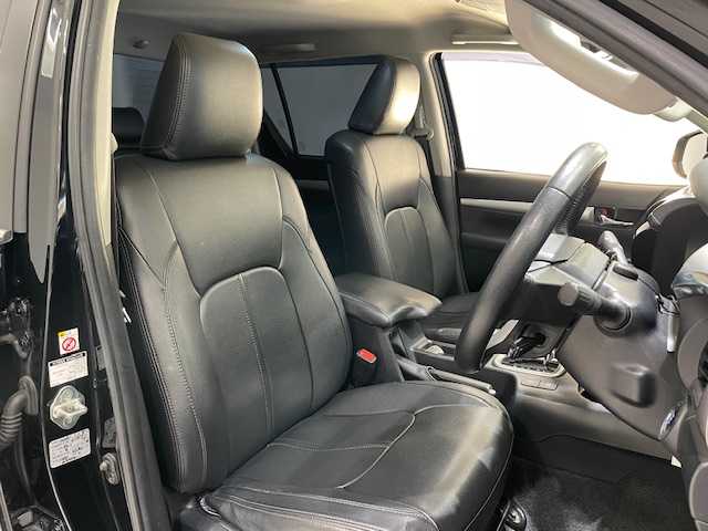 トヨタ ハイラックス Z 宮城県 2018(平30)年 8.6万km アティチュードブラックマイカ 4WD/社外エンジンスターター/トヨタセーフティセンス/・プリクラッシュセーフティ/・クルーズコントロール/・レーンキープアシスト/・ダウンヒルアシストコントロール/・車線逸脱警報装置/純正ナビ/・型番：NSZT-W66T/・フルセグTV/Bluetooth/CD/DVD/・バックカメラ/・ETC/革巻きステアリング/・ステアリングスイッチ/プッシュスタート/・スマートキー/LEDヘッドライト/・オートライト/革調シートカバー/トノカバー/ドアバイザー