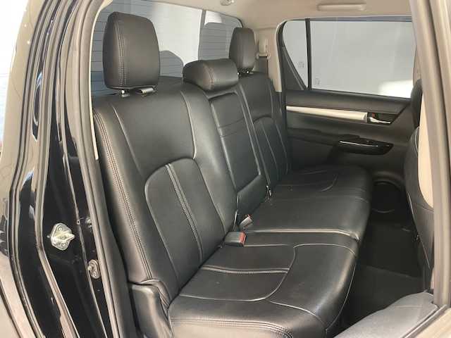 トヨタ ハイラックス Z 宮城県 2018(平30)年 8.6万km アティチュードブラックマイカ 4WD/社外エンジンスターター/トヨタセーフティセンス/・プリクラッシュセーフティ/・クルーズコントロール/・レーンキープアシスト/・ダウンヒルアシストコントロール/・車線逸脱警報装置/純正ナビ/・型番：NSZT-W66T/・フルセグTV/Bluetooth/CD/DVD/・バックカメラ/・ETC/革巻きステアリング/・ステアリングスイッチ/プッシュスタート/・スマートキー/LEDヘッドライト/・オートライト/革調シートカバー/トノカバー/ドアバイザー