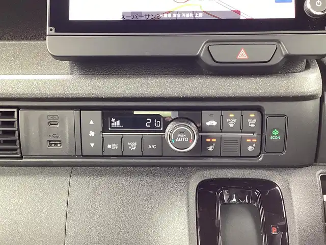 ホンダ Ｎ ＢＯＸ カスタム ターボ コーディネートS 三重県 2024(令6)年 0.7万km グレーⅡ Honda SENSING/衝突軽減ブレーキ（CMBS）/踏み間違い衝突軽減システム/路外逸脱抑制機能/歩行者事故低減ステアリング/先行車発進お知らせ機能/標識認識機能/オートハイビーム/パーキングセンサーシステム/アダプティブクルーズコントロール/純正9インチナビ/フルセグ/Bluetooth/Apple Car Play/Android Auto/バックカメラ/LEDヘッドライト/両側パワースライドドア/前席シートヒーター/スマートキー/プッシュスタート/ハーフレザーシート/シートバックテーブル/ステアリングスイッチ/純正15インチアルミ