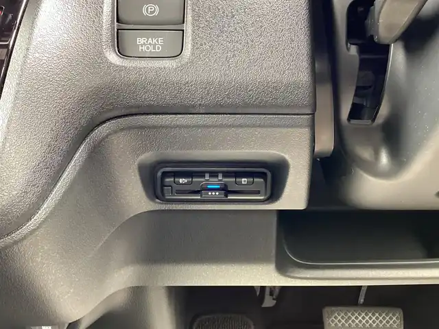 ホンダ Ｎ ＢＯＸ カスタム ターボ コーディネートS 三重県 2024(令6)年 0.7万km グレーⅡ Honda SENSING/衝突軽減ブレーキ（CMBS）/踏み間違い衝突軽減システム/路外逸脱抑制機能/歩行者事故低減ステアリング/先行車発進お知らせ機能/標識認識機能/オートハイビーム/パーキングセンサーシステム/アダプティブクルーズコントロール/純正9インチナビ/フルセグ/Bluetooth/Apple Car Play/Android Auto/バックカメラ/LEDヘッドライト/両側パワースライドドア/前席シートヒーター/スマートキー/プッシュスタート/ハーフレザーシート/シートバックテーブル/ステアリングスイッチ/純正15インチアルミ
