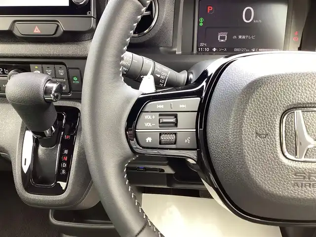 ホンダ Ｎ ＢＯＸ カスタム ターボ コーディネートS 三重県 2024(令6)年 0.7万km グレーⅡ Honda SENSING/衝突軽減ブレーキ（CMBS）/踏み間違い衝突軽減システム/路外逸脱抑制機能/歩行者事故低減ステアリング/先行車発進お知らせ機能/標識認識機能/オートハイビーム/パーキングセンサーシステム/アダプティブクルーズコントロール/純正9インチナビ/フルセグ/Bluetooth/Apple Car Play/Android Auto/バックカメラ/LEDヘッドライト/両側パワースライドドア/前席シートヒーター/スマートキー/プッシュスタート/ハーフレザーシート/シートバックテーブル/ステアリングスイッチ/純正15インチアルミ