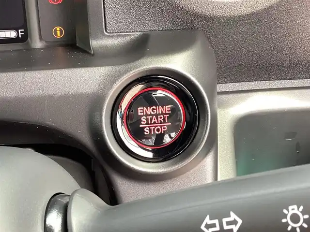 ホンダ Ｎ ＢＯＸ カスタム ターボ コーディネートS 三重県 2024(令6)年 0.7万km グレーⅡ Honda SENSING/衝突軽減ブレーキ（CMBS）/踏み間違い衝突軽減システム/路外逸脱抑制機能/歩行者事故低減ステアリング/先行車発進お知らせ機能/標識認識機能/オートハイビーム/パーキングセンサーシステム/アダプティブクルーズコントロール/純正9インチナビ/フルセグ/Bluetooth/Apple Car Play/Android Auto/バックカメラ/LEDヘッドライト/両側パワースライドドア/前席シートヒーター/スマートキー/プッシュスタート/ハーフレザーシート/シートバックテーブル/ステアリングスイッチ/純正15インチアルミ