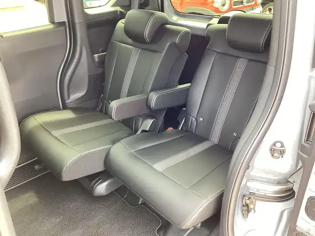 ホンダ Ｎ ＢＯＸ カスタム ターボ コーディネートS 三重県 2024(令6)年 0.7万km グレーⅡ Honda SENSING/衝突軽減ブレーキ（CMBS）/踏み間違い衝突軽減システム/路外逸脱抑制機能/歩行者事故低減ステアリング/先行車発進お知らせ機能/標識認識機能/オートハイビーム/パーキングセンサーシステム/アダプティブクルーズコントロール/純正9インチナビ/フルセグ/Bluetooth/Apple Car Play/Android Auto/バックカメラ/LEDヘッドライト/両側パワースライドドア/前席シートヒーター/スマートキー/プッシュスタート/ハーフレザーシート/シートバックテーブル/ステアリングスイッチ/純正15インチアルミ