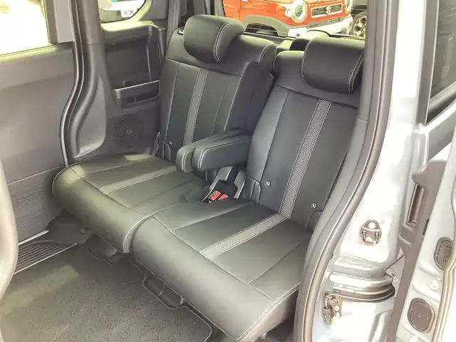 ホンダ Ｎ ＢＯＸ カスタム ターボ コーディネートS 三重県 2024(令6)年 0.7万km グレーⅡ Honda SENSING/衝突軽減ブレーキ（CMBS）/踏み間違い衝突軽減システム/路外逸脱抑制機能/歩行者事故低減ステアリング/先行車発進お知らせ機能/標識認識機能/オートハイビーム/パーキングセンサーシステム/アダプティブクルーズコントロール/純正9インチナビ/フルセグ/Bluetooth/Apple Car Play/Android Auto/バックカメラ/LEDヘッドライト/両側パワースライドドア/前席シートヒーター/スマートキー/プッシュスタート/ハーフレザーシート/シートバックテーブル/ステアリングスイッチ/純正15インチアルミ