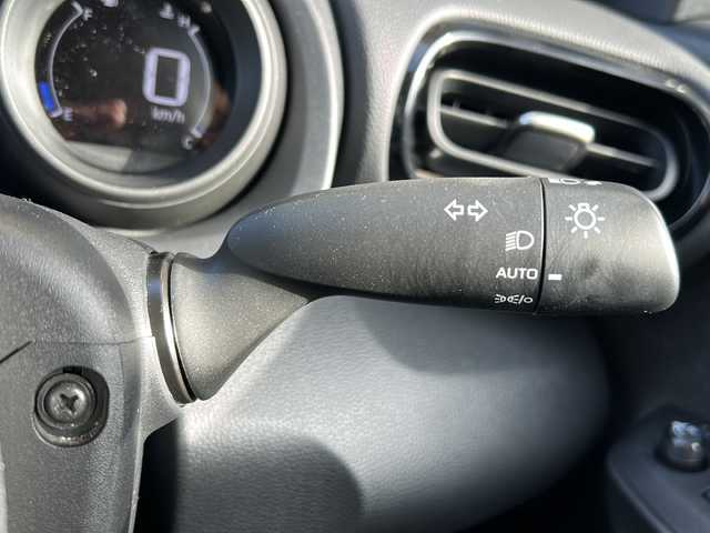 トヨタ ヤリスクロス ハイブリッド G 静岡県 2023(令5)年 3.6万km ブラックマイカ 純正ナビ/FM/AM/USB/Bluetooth/Miracast/主要装備/・バックカメラ　/・コーナーセンサー　/・ＢＳＭ　/・ＥＴＣ　/・レーダークルーズコントロール　/・シートヒーター　/・ドライブレコーダー　/・ハンドルヒーター　/・スマートキー　/・ＳＯＳコール　/・オートホールド　/・保証書/・取扱説明書/・スペアキー/・衝突軽減システム/・レーンキープ/・プッシュスタート/・RCTA/・PKSB/・RSA/・社外アルミホイール（Precious）/・横滑り防止装置/・オートライト/・オートハイビーム/・ステアリングリモコン