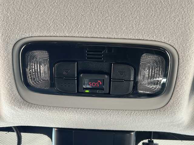 トヨタ ヤリスクロス ハイブリッド G 静岡県 2023(令5)年 3.6万km ブラックマイカ 純正ナビ/FM/AM/USB/Bluetooth/Miracast/主要装備/・バックカメラ　/・コーナーセンサー　/・ＢＳＭ　/・ＥＴＣ　/・レーダークルーズコントロール　/・シートヒーター　/・ドライブレコーダー　/・ハンドルヒーター　/・スマートキー　/・ＳＯＳコール　/・オートホールド　/・保証書/・取扱説明書/・スペアキー/・衝突軽減システム/・レーンキープ/・プッシュスタート/・RCTA/・PKSB/・RSA/・社外アルミホイール（Precious）/・横滑り防止装置/・オートライト/・オートハイビーム/・ステアリングリモコン