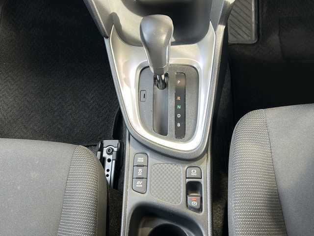 トヨタ ヤリスクロス ハイブリッド G 静岡県 2023(令5)年 3.6万km ブラックマイカ 純正ナビ/FM/AM/USB/Bluetooth/Miracast/主要装備/・バックカメラ　/・コーナーセンサー　/・ＢＳＭ　/・ＥＴＣ　/・レーダークルーズコントロール　/・シートヒーター　/・ドライブレコーダー　/・ハンドルヒーター　/・スマートキー　/・ＳＯＳコール　/・オートホールド　/・保証書/・取扱説明書/・スペアキー/・衝突軽減システム/・レーンキープ/・プッシュスタート/・RCTA/・PKSB/・RSA/・社外アルミホイール（Precious）/・横滑り防止装置/・オートライト/・オートハイビーム/・ステアリングリモコン