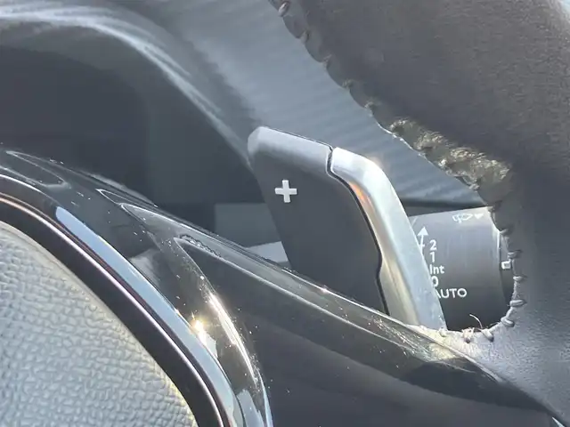 プジョー ２０８ アリュール 三重県 2021(令3)年 5.6万km 白 ♪アクティブセーフティブレーキ/♪レーンキープアシスト/♪トラフィックサインインフォメーション/♪アクティブクルーズコントロール/♪パーキングアシスト/♪純正ナビ/ ・DTV・Bluetooth/ ・Apple Car Play/ ・Android Auto/ ・ミラーリンク/♪全方位モニター/♪バックカメラ/♪ハーフレザーシート/♪スマートキー×2/♪プッシュスタート/♪純正16インチAW/♪充電ポート×3/♪ドライブレコーダー(前後)/♪電動パーキング/♪LEDヘッドライト/♪リアフォグ/♪オートライト/♪オートワイパー/♪オートリトラクタブルミラー/♪アイドリングストップ/♪革巻きステアリング/♪パドルシフト/♪フロアマット/♪プライバシーガラス/♪サイド/カーテンエアバック