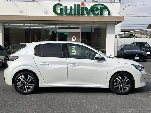 プジョー ２０８ アリュール 三重県 2021(令3)年 5.6万km 白 ♪アクティブセーフティブレーキ/♪レーンキープアシスト/♪トラフィックサインインフォメーション/♪アクティブクルーズコントロール/♪パーキングアシスト/♪純正ナビ/ ・DTV・Bluetooth/ ・Apple Car Play/ ・Android Auto/ ・ミラーリンク/♪全方位モニター/♪バックカメラ/♪ハーフレザーシート/♪スマートキー×2/♪プッシュスタート/♪純正16インチAW/♪充電ポート×3/♪ドライブレコーダー(前後)/♪電動パーキング/♪LEDヘッドライト/♪リアフォグ/♪オートライト/♪オートワイパー/♪オートリトラクタブルミラー/♪アイドリングストップ/♪革巻きステアリング/♪パドルシフト/♪フロアマット/♪プライバシーガラス/♪サイド/カーテンエアバック