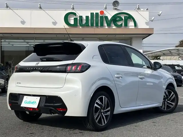 プジョー ２０８ アリュール 三重県 2021(令3)年 5.6万km 白 ♪アクティブセーフティブレーキ/♪レーンキープアシスト/♪トラフィックサインインフォメーション/♪アクティブクルーズコントロール/♪パーキングアシスト/♪純正ナビ/ ・DTV・Bluetooth/ ・Apple Car Play/ ・Android Auto/ ・ミラーリンク/♪全方位モニター/♪バックカメラ/♪ハーフレザーシート/♪スマートキー×2/♪プッシュスタート/♪純正16インチAW/♪充電ポート×3/♪ドライブレコーダー(前後)/♪電動パーキング/♪LEDヘッドライト/♪リアフォグ/♪オートライト/♪オートワイパー/♪オートリトラクタブルミラー/♪アイドリングストップ/♪革巻きステアリング/♪パドルシフト/♪フロアマット/♪プライバシーガラス/♪サイド/カーテンエアバック
