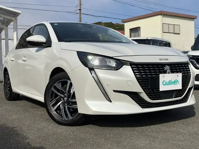 プジョー ２０８ アリュール 三重県 2021(令3)年 5.6万km 白 ♪アクティブセーフティブレーキ/♪レーンキープアシスト/♪トラフィックサインインフォメーション/♪アクティブクルーズコントロール/♪パーキングアシスト/♪純正ナビ/ ・DTV・Bluetooth/ ・Apple Car Play/ ・Android Auto/ ・ミラーリンク/♪全方位モニター/♪バックカメラ/♪ハーフレザーシート/♪スマートキー×2/♪プッシュスタート/♪純正16インチAW/♪充電ポート×3/♪ドライブレコーダー(前後)/♪電動パーキング/♪LEDヘッドライト/♪リアフォグ/♪オートライト/♪オートワイパー/♪オートリトラクタブルミラー/♪アイドリングストップ/♪革巻きステアリング/♪パドルシフト/♪フロアマット/♪プライバシーガラス/♪サイド/カーテンエアバック