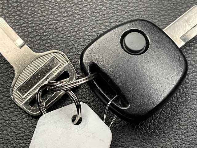 スズキ ジムニー ランドベンチャー 山形県 2017(平29)年 6.3万km ブルーイッシュブラックパール3 禁煙車/4WDターボ/フォグランプ/レザーシート&シートヒーター/プライバシーガラス/シートヒーター/電動格納ミラー/社外16インチアルミ/ETC/取扱説明書、保証書