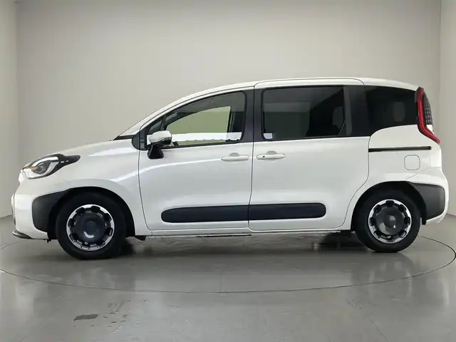 トヨタ シエンタ ハイブリッド Z 愛知県 2023(令5)年 2.9万km ホワイトパールクリスタルシャイン 純正１０．５型ＤＡナビ　全方位カメラ　禁煙車　フルセグＴＶ　ミラキャスト　ドラレコ　ＡＣ１００Ｖ　両側パワスラ　ＢＳＭ　セーフティセンス　衝突軽減　追従クルコン　コーナーセンサー　ＬＥＤライト　ＥＴＣ