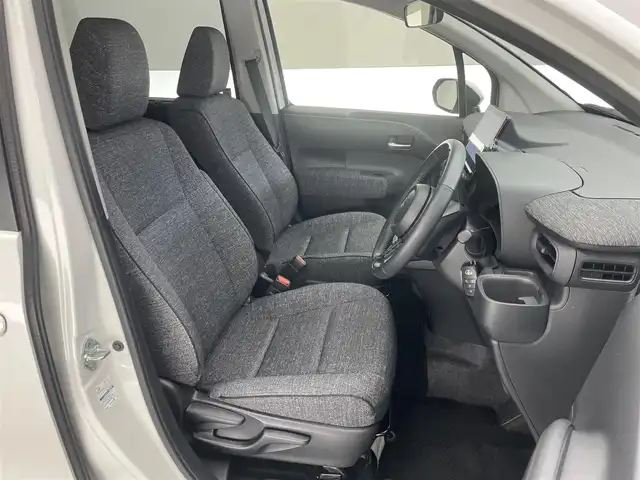 トヨタ シエンタ ハイブリッド Z 愛知県 2023(令5)年 2.9万km ホワイトパールクリスタルシャイン 純正１０．５型ＤＡナビ　全方位カメラ　禁煙車　フルセグＴＶ　ミラキャスト　ドラレコ　ＡＣ１００Ｖ　両側パワスラ　ＢＳＭ　セーフティセンス　衝突軽減　追従クルコン　コーナーセンサー　ＬＥＤライト　ＥＴＣ