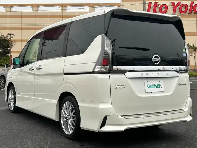 日産 セレナ e－パワー ハイウェイスター V 宮城県 2018(平30)年 7.3万km パール 登録時素行距離72396km/純正SDナビ/Bluetooth/CD/DVDブルーレイ/全周囲バックカメラ/両側パワースライドドア/衝突軽減ブレーキ/レーンキープ/プロパイロット/前後コーナーセンサー/シートヒーター/プッシュスタート/LEDヘッドライト/ETC/社外17インチホイール/ステアリングモーター/純正フロアマット/横滑り防止/オートライト