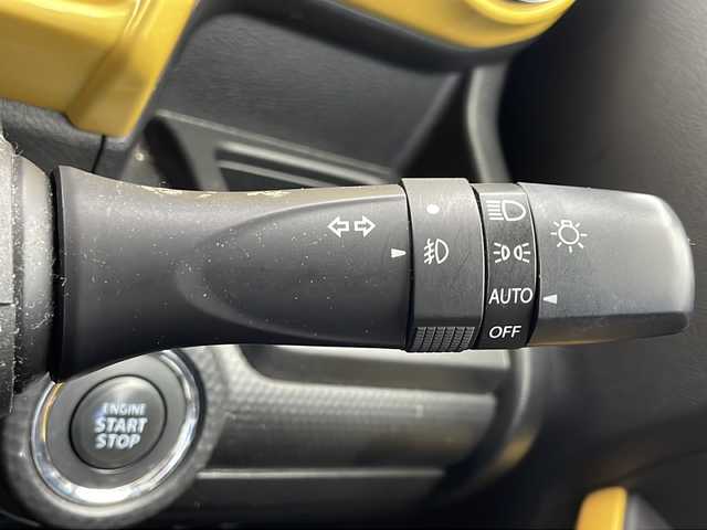 スズキ クロスビー HYBRID MZ 千葉県 2018(平30)年 3.5万km ミネラルグレーメタリック 3トーンコーディネート 衝突軽減システム/純正8型ナビ/　CD/DVD/Bluetooth/フルセグTV/全方位カメラ/クルーズコントロール/前席シートヒーター/コーナーセンサー（後）/純正アルミホイール/LEDヘッドライト/パドルシフト/オートマチックハイビーム/前方ドライブレコーダー/ETC/ステアリングスイッチ/フロアマット/ドアバイザー/スマートキー/プッシュスタート
