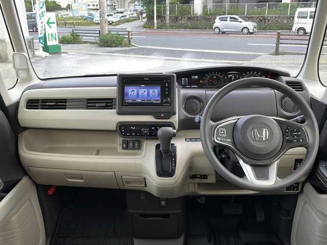 ホンダ Ｎ ＢＯＸ G L ホンダセンシング 沖縄県 2019(令1)年 5万km プラチナホワイトパール ホンダセンシング/純正ディスプレイオーディオ　(WX-221C)/　（AM/FM/CD/BT）/ワンセグTV/バックモニター/レーダークルーズコントロール/レーンキープ/シートヒーター/パワースライドドア　/LEDヘッドライト/オートライト/純正フロアマット/ビルトインETC/冬タイヤセット車載