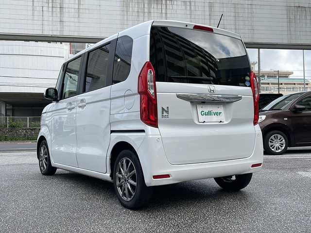 ホンダ Ｎ ＢＯＸ G L ホンダセンシング 沖縄県 2019(令1)年 5万km プラチナホワイトパール ホンダセンシング/純正ディスプレイオーディオ　(WX-221C)/　（AM/FM/CD/BT）/ワンセグTV/バックモニター/レーダークルーズコントロール/レーンキープ/シートヒーター/パワースライドドア　/LEDヘッドライト/オートライト/純正フロアマット/ビルトインETC/冬タイヤセット車載