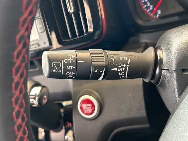 ホンダ Ｎ ＯＮＥ RS 埼玉県 2018(平30)年 3万km ブリリアントスポーティブルーメタリック2トーン 純正SDナビ/　　CD/BT/フルセグ/バックカメラ/クルーズコントロール/LEDオートライト/ハーフレザーシート/純正15インチアルミホイール/ステアリングスイッチ/アイドリングストップ/USBポート/ビルトインETC/禁煙車