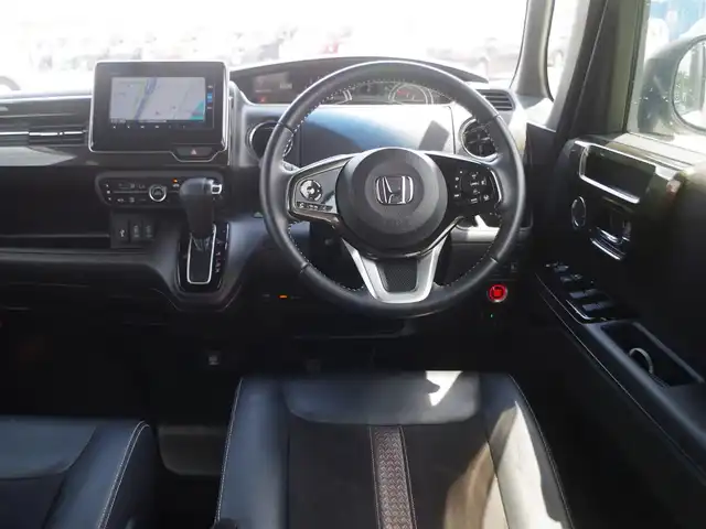 ホンダ Ｎ ＢＯＸ カスタム G EX ターボ ホンダセンシング 千葉県 2018(平30)年 2.2万km プラチナホワイトパール ホンダセンシング/・衝突軽減ブレーキ（CMBS）/・車線維持支援システム（LKAS）/・アダプティブクルーズコントロール（ACC）/・後方誤発進抑制機能/・誤発進抑制機能/両側パワースライドドア/純正SDナビ/地デジTV/【DVD/CD再生機能　Bluetooth接続】/バックカメラ/ドライブレコーダー/革巻きステアリング/ステアリングスイッチ/パドルシフト/前席シートヒーター/ETC/LEDヘッドライト/フォグライト/ウインカーミラー/リアコーナーセンサー/純正15インチアルミホイル/サイド/カーテンエアバッグ/スマートキー