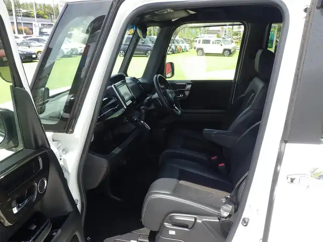 ホンダ Ｎ ＢＯＸ カスタム G EX ターボ ホンダセンシング 千葉県 2018(平30)年 2.2万km プラチナホワイトパール ホンダセンシング/・衝突軽減ブレーキ（CMBS）/・車線維持支援システム（LKAS）/・アダプティブクルーズコントロール（ACC）/・後方誤発進抑制機能/・誤発進抑制機能/両側パワースライドドア/純正SDナビ/地デジTV/【DVD/CD再生機能　Bluetooth接続】/バックカメラ/ドライブレコーダー/革巻きステアリング/ステアリングスイッチ/パドルシフト/前席シートヒーター/ETC/LEDヘッドライト/フォグライト/ウインカーミラー/リアコーナーセンサー/純正15インチアルミホイル/サイド/カーテンエアバッグ/スマートキー