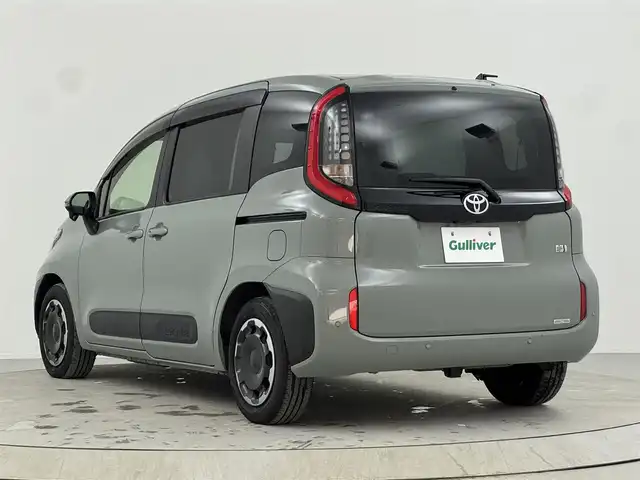 トヨタ シエンタ ハイブリッド Z 熊本県 2022(令4)年 2.8万km アーバンカーキ 純正ナビ（ＣＤ・ＤＶＤ・フルセグ・ＢＴ・ＵＳＢ）/バックカメラ　/ビルトインＥＴＣ　/両側パワースライドドア　/前後クリアランスソナー　/トヨタセーフティーセンス/プリクラッシュセーフティ/ロードサインアシスト/レーンディパーチャーアラート/ブラインドスポットモニター/リアクロストラフィックアラート/レーダークルーズコントロール/横滑り防止/純正フロアマット/オートライト/オートマチックハイビーム/LEDヘッドライト/スマートキー/プッシュスタート/保証書