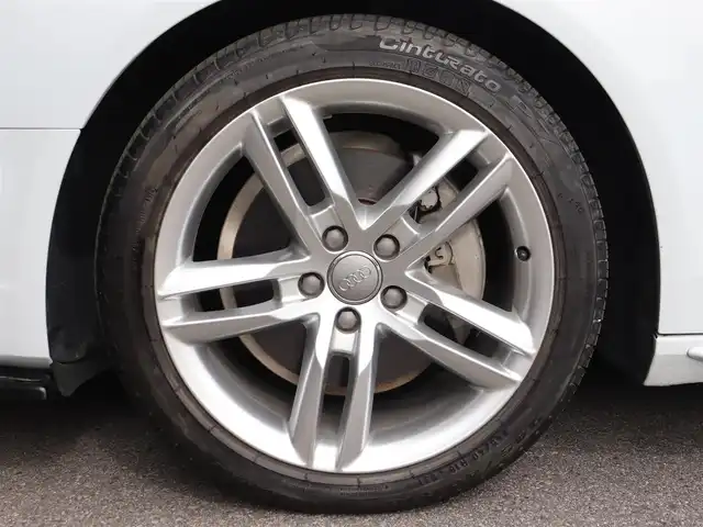 アウディ Ａ４ アバント 2．0 TFSIクワトロ 長野県 2015(平27)年 2.6万km 白 ハーフレザーシート　/純正ナビＴＶ　/バックカメラ　/パワーシート／シートヒーター　/パワーバックドア　/パーキングエイド　/バイキセノンライト　/パーキングエイド　/純正１８ＡＷ　/アドバンストキー