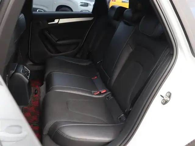 アウディ Ａ４ アバント 2．0 TFSIクワトロ 長野県 2015(平27)年 2.6万km 白 ハーフレザーシート　/純正ナビＴＶ　/バックカメラ　/パワーシート／シートヒーター　/パワーバックドア　/パーキングエイド　/バイキセノンライト　/パーキングエイド　/純正１８ＡＷ　/アドバンストキー