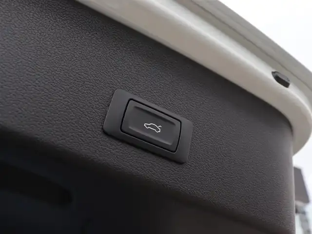 アウディ Ａ４ アバント 2．0 TFSIクワトロ 長野県 2015(平27)年 2.6万km 白 ハーフレザーシート　/純正ナビＴＶ　/バックカメラ　/パワーシート／シートヒーター　/パワーバックドア　/パーキングエイド　/バイキセノンライト　/パーキングエイド　/純正１８ＡＷ　/アドバンストキー
