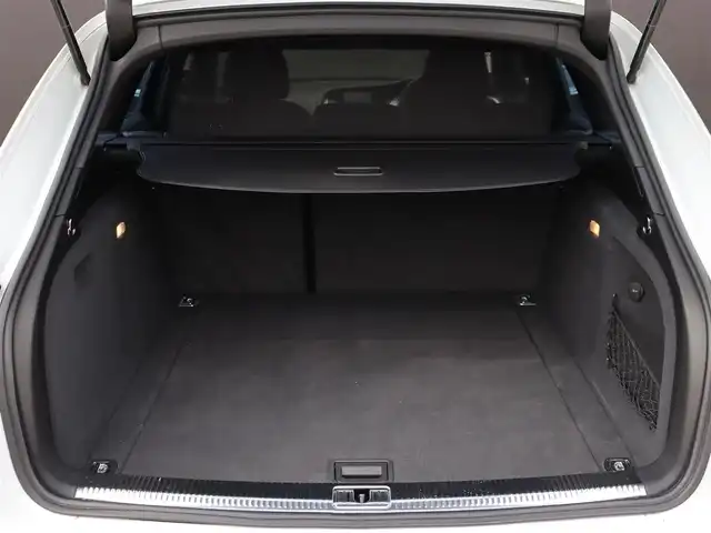 アウディ Ａ４ アバント 2．0 TFSIクワトロ 長野県 2015(平27)年 2.6万km 白 ハーフレザーシート　/純正ナビＴＶ　/バックカメラ　/パワーシート／シートヒーター　/パワーバックドア　/パーキングエイド　/バイキセノンライト　/パーキングエイド　/純正１８ＡＷ　/アドバンストキー