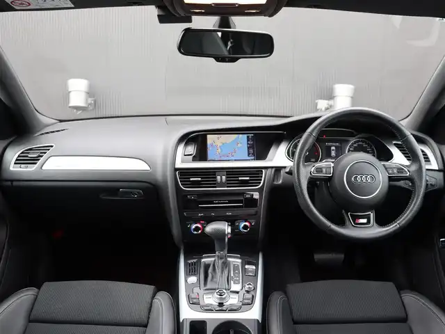 アウディ Ａ４ アバント 2．0 TFSIクワトロ 長野県 2015(平27)年 2.6万km 白 ハーフレザーシート　/純正ナビＴＶ　/バックカメラ　/パワーシート／シートヒーター　/パワーバックドア　/パーキングエイド　/バイキセノンライト　/パーキングエイド　/純正１８ＡＷ　/アドバンストキー