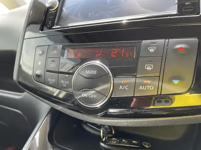 日産 セレナ ハイウェイスター Vセレ +Safty 石川県 2015(平27)年 13.6万km パール 4WD/純正メモリーナビ/フルセグTV/バックカメラ/HIDヘッドライト/エマージェンシーブレーキ/純正アルミホイール/インテリキー/プッシュスタート/両側パワースライドドア/クルーズコントロール/レーンキープアシスト/スタッドレス&AW積み込み/ETC
