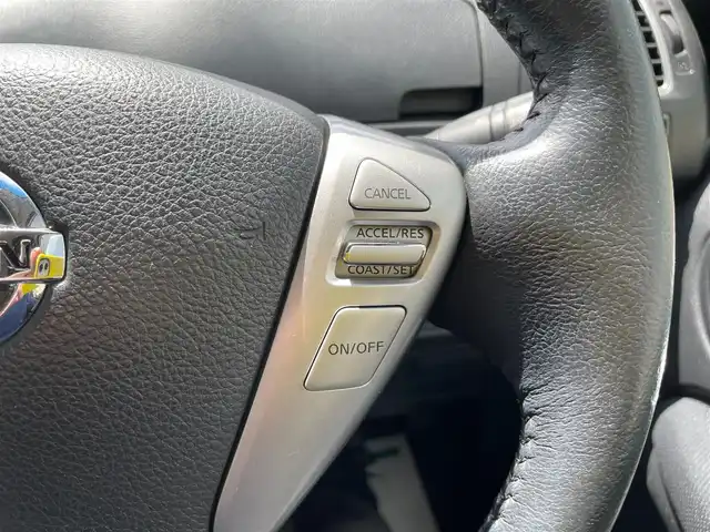 日産 セレナ ハイウェイスター Vセレ +Safty 石川県 2015(平27)年 13.6万km パール 4WD/純正メモリーナビ/フルセグTV/バックカメラ/HIDヘッドライト/エマージェンシーブレーキ/純正アルミホイール/インテリキー/プッシュスタート/両側パワースライドドア/クルーズコントロール/レーンキープアシスト/スタッドレス&AW積み込み/ETC