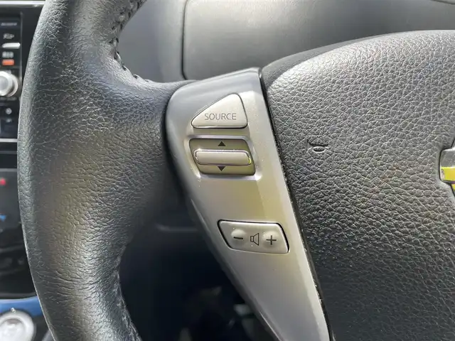 日産 セレナ ハイウェイスター Vセレ +Safty 石川県 2015(平27)年 13.6万km パール 4WD/純正メモリーナビ/フルセグTV/バックカメラ/HIDヘッドライト/エマージェンシーブレーキ/純正アルミホイール/インテリキー/プッシュスタート/両側パワースライドドア/クルーズコントロール/レーンキープアシスト/スタッドレス&AW積み込み/ETC
