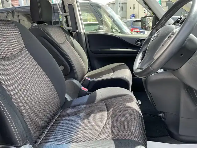 日産 セレナ ハイウェイスター Vセレ +Safty 石川県 2015(平27)年 13.6万km パール 4WD/純正メモリーナビ/フルセグTV/バックカメラ/HIDヘッドライト/エマージェンシーブレーキ/純正アルミホイール/インテリキー/プッシュスタート/両側パワースライドドア/クルーズコントロール/レーンキープアシスト/スタッドレス&AW積み込み/ETC