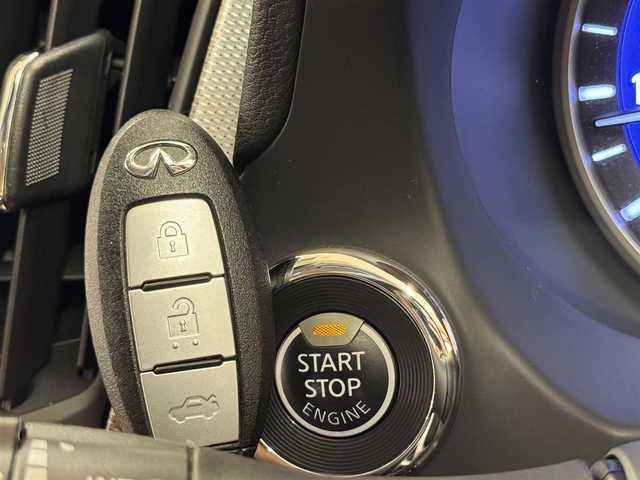 日産 スカイライン 200GT－t タイプSP 群馬県 2016(平28)年 1.7万km ハガネブルーM エマージェンシーブレーキ/純正HDDナビ/　　CD/DVD/BT/フルセグ/MSV/USB/AUX/iPod/アラウンドビューモニター/レーダークルーズコントロール/LEDオートライト/オートハイビーム/レザーシート/前席シートヒーター/前席パワーシート（運転席メモリー機能付き）/純正19インチAW/コーナーセンサー/ブラインドスポットモニター/レーンアシスト/パドルシフト/ステアリングスイッチ/アイドリングストップ/横滑り防止装置/サイド・カーテンエアバッグ/スマートキー/ビルトインETC