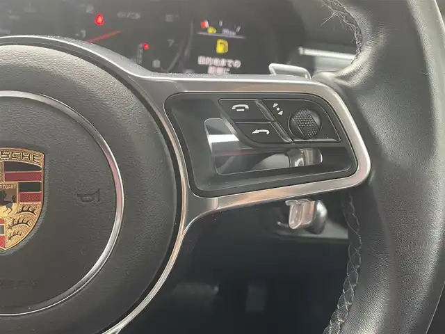 ポルシェ マカン GTS 兵庫県 2018(平30)年 5.5万km 黒 純正メモリーナビ/バックカメラ/Bluetooth/DVD再生可能/純正アルミホイール/純正フロアマット/BOSE/ETC/パドルシフト/ドライブレコーダー/レザーシート/パワーシート/シートヒーター/ISOFIX/パワーバックドア/電動格納ミラー/保証書/取扱説明書