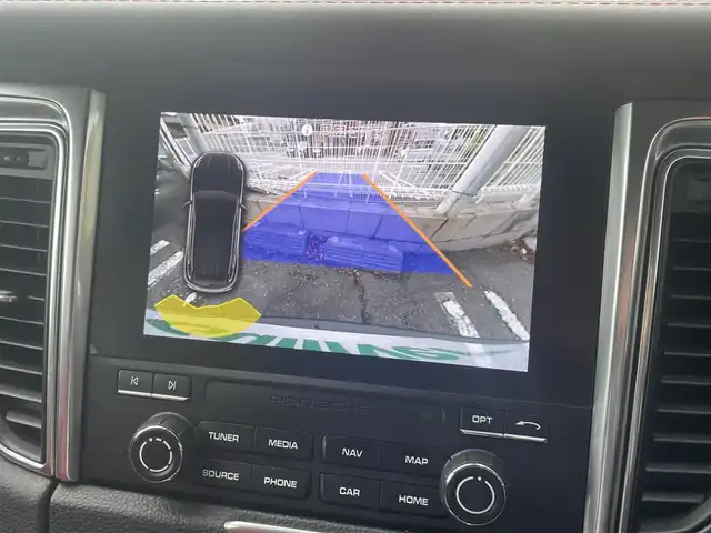 ポルシェ マカン GTS 兵庫県 2018(平30)年 5.5万km 黒 純正メモリーナビ/バックカメラ/Bluetooth/DVD再生可能/純正アルミホイール/純正フロアマット/BOSE/ETC/パドルシフト/ドライブレコーダー/レザーシート/パワーシート/シートヒーター/ISOFIX/パワーバックドア/電動格納ミラー/保証書/取扱説明書
